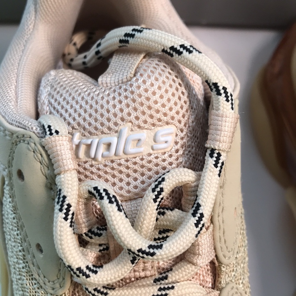 New Authentic Balenciaga Triple S Clear Sole Sneakers – Iconic Luxe Streetwear👟 - Picture 12 of 17